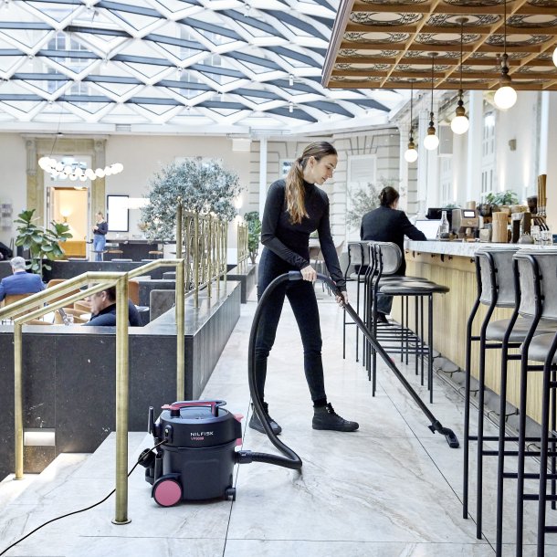 Stvsuger med HEPA-filter<br> Nilfisk VP 300 Pink Nordic